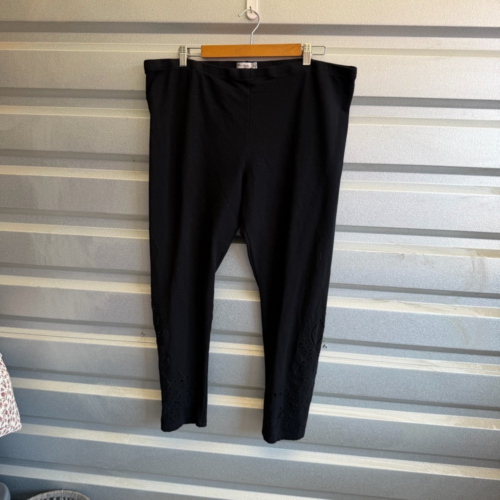 Johnny Was NWT eyelet black legging
